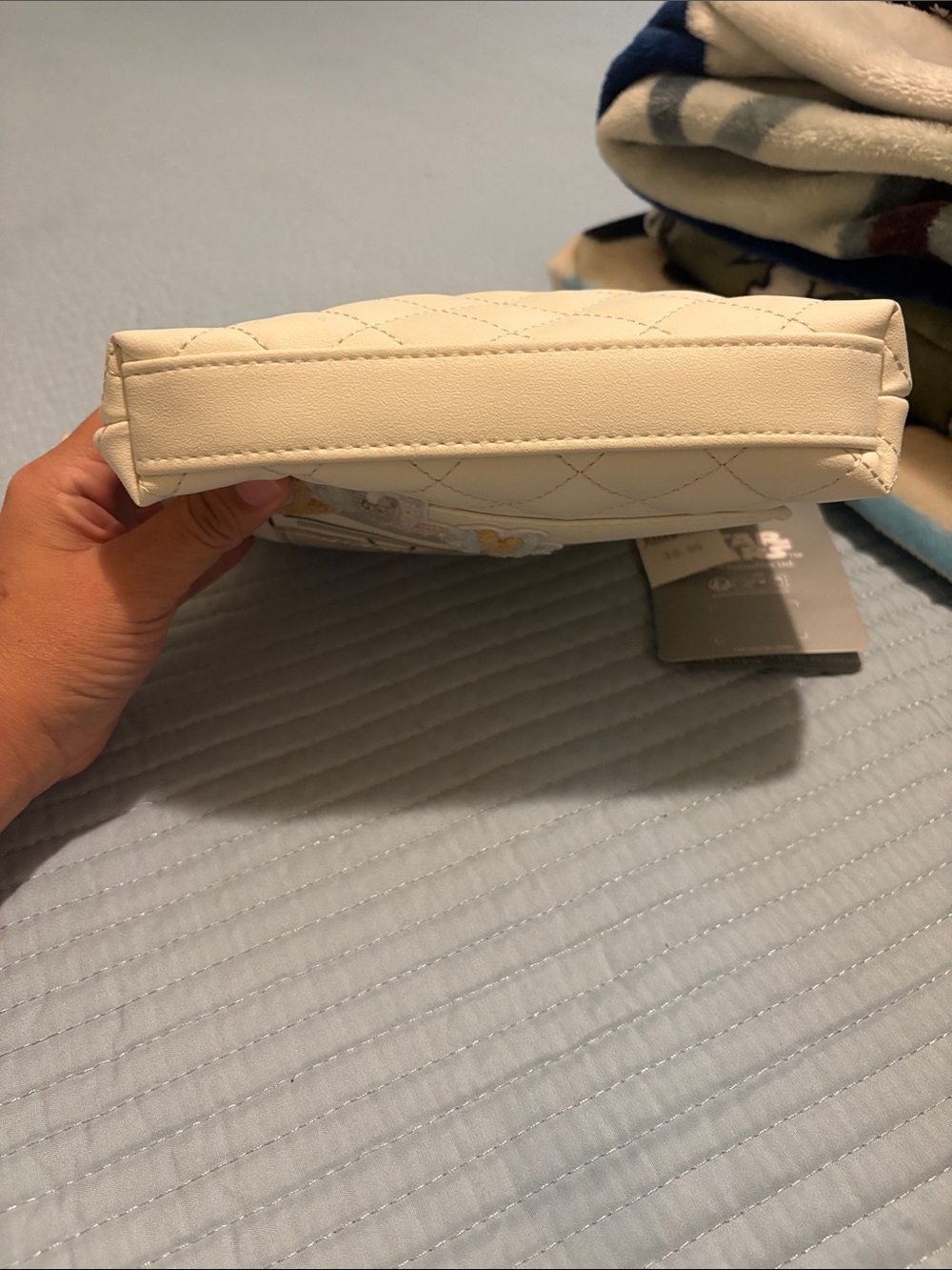 Disney Grogu crossbody bag - Picture 4 of 5
